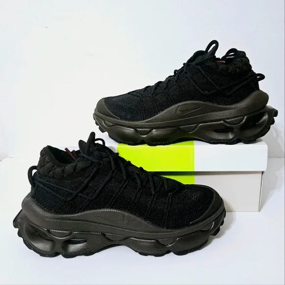 Nike Wmn Air Max Flyknit Venture - Picture 1 of 7